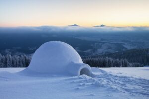 igloo with tunnel